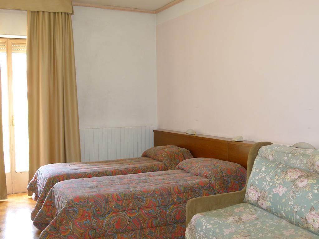 Hotel Cursula Cascia Δωμάτιο φωτογραφία