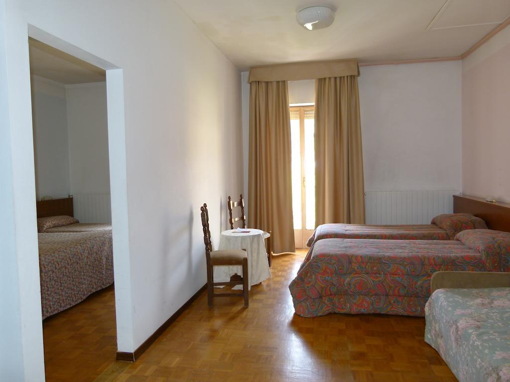 Hotel Cursula Cascia Δωμάτιο φωτογραφία